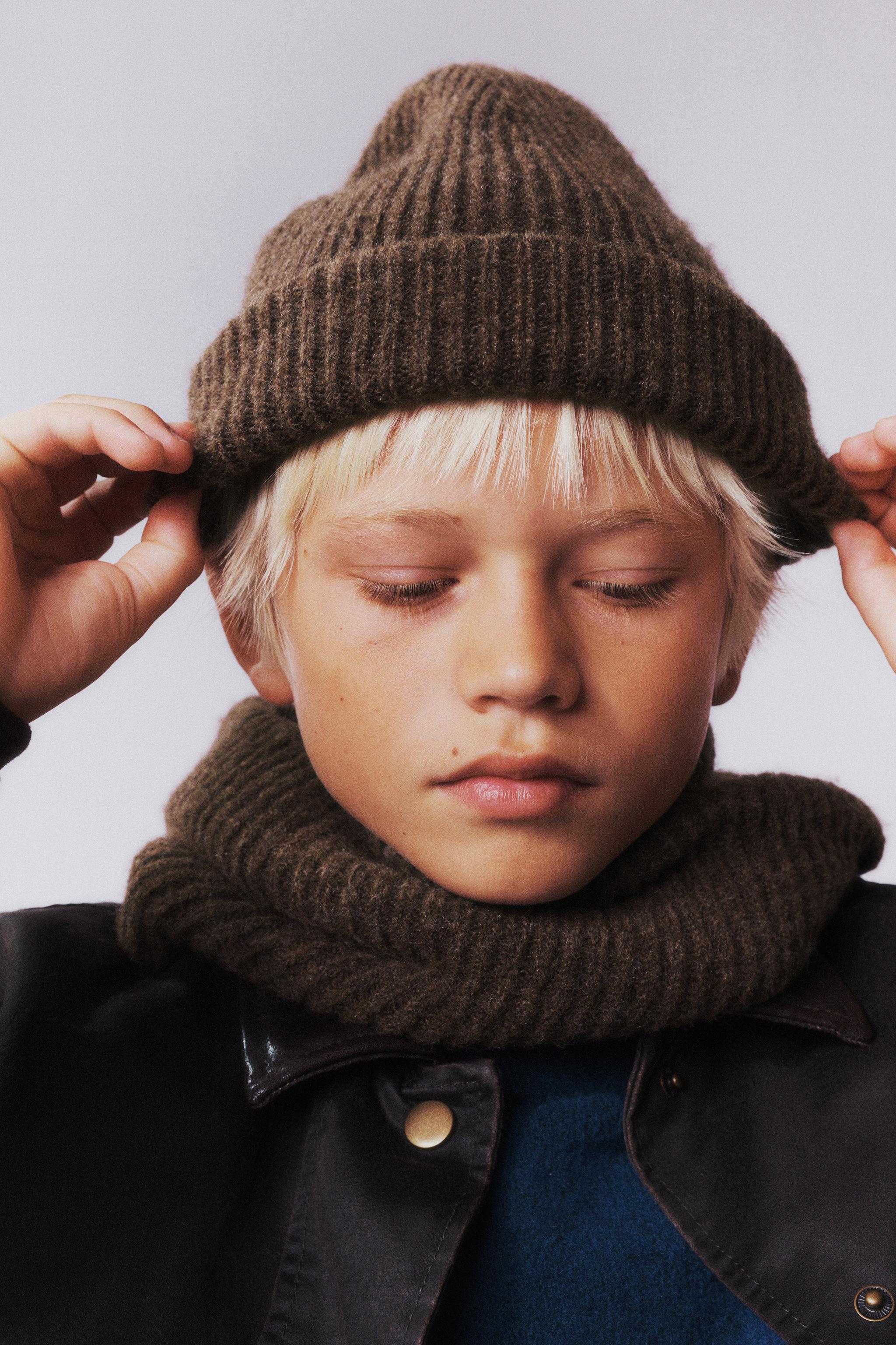 CROSSOVER KNIT NECK WARMER